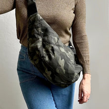 Afbeelding in Gallery-weergave laden, Khaki Camo Print XL Crossbody Bum Bag
