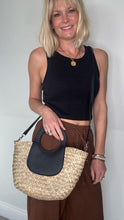 Cargar imagen en el visor de la galería, Preorder for dispatch w/c 19/05 - Black &amp; Straw Handheld/ Crossbody Bag
