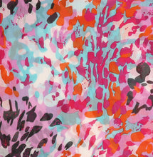 Laden Sie das Bild in den Galerie-Viewer, Pink Mix Scattered Animal Print Scarf
