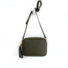 Carregar imagem no visualizador da galeria, Khaki Crossbody Bag with Tassel
