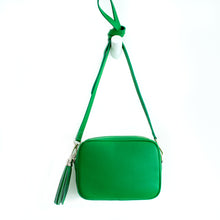Laden Sie das Bild in den Galerie-Viewer, Bright Green Crossbody Bag with Tassel

