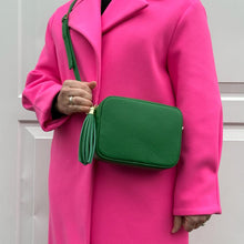 Carica l&#39;immagine nel visualizzatore di Gallery, Bright Green Crossbody Bag with Tassel
